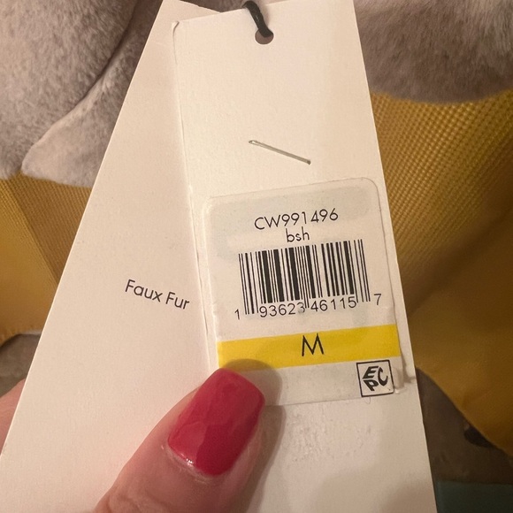 Calvin Klein - Faux Fur Coat, Women’s Medium. - Picture 3 of 5